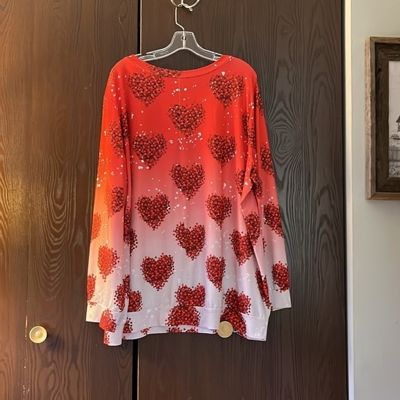 No Brand top with large hearts filled with small hearts. Size 5XL - Picture 5 of 8